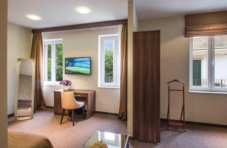 أوميس Central Luxury Rooms المظهر الخارجي الصورة