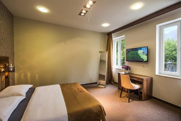 أوميس Central Luxury Rooms المظهر الخارجي الصورة