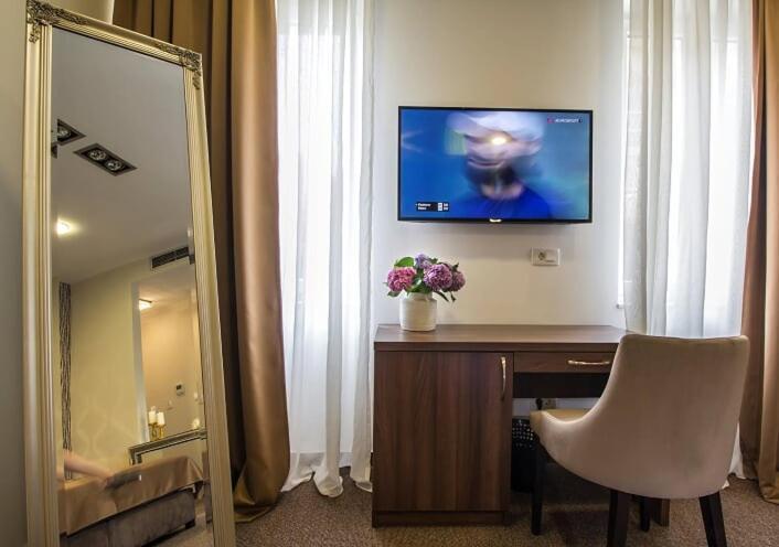 أوميس Central Luxury Rooms المظهر الخارجي الصورة